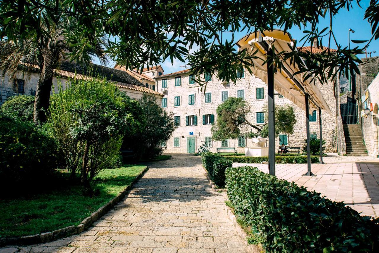 D & Sons Apartments Kotor Bagian luar foto
